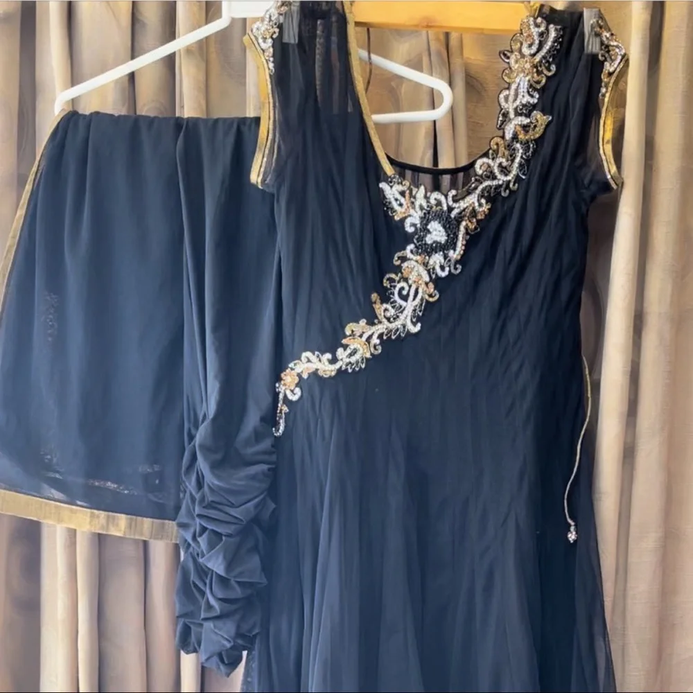 Heavy work Elegant Net Kurta set for Women - Picture 14 of 17